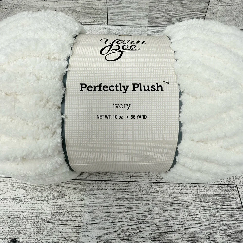 NWT- 1 Skein Yarn Bee Perfectly Plush Ivory Yarn 56yd - Picture 2 of 5